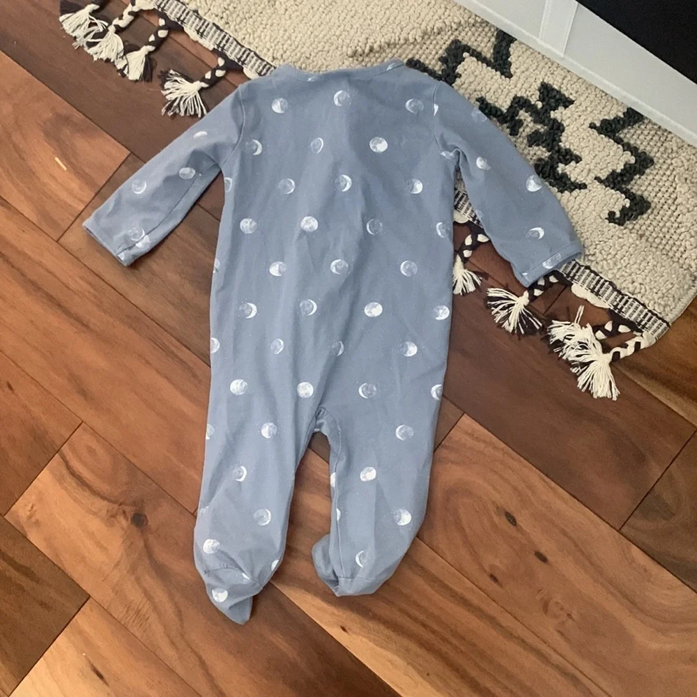 Aden + Anais Footed‎ Onesie Baby Moon. 3-6 months. - Picture 2 of 4
